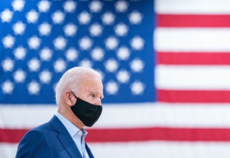 Reeleição de Biden sofre com dissidências e críticas após teste positivo para covid