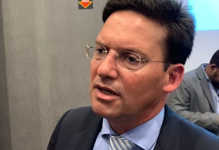João Roma afastou “conversas políticas” com ACM Neto, mas admite diálogo para 2026