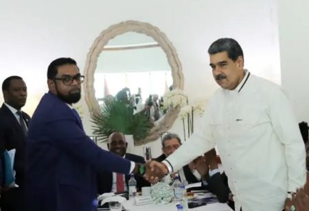 Venezuela e Guiana se comprometem a não usar força