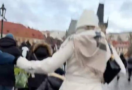 Ataque a tiros em universidade de Praga deixa ao menos 15 mortos, diz polícia