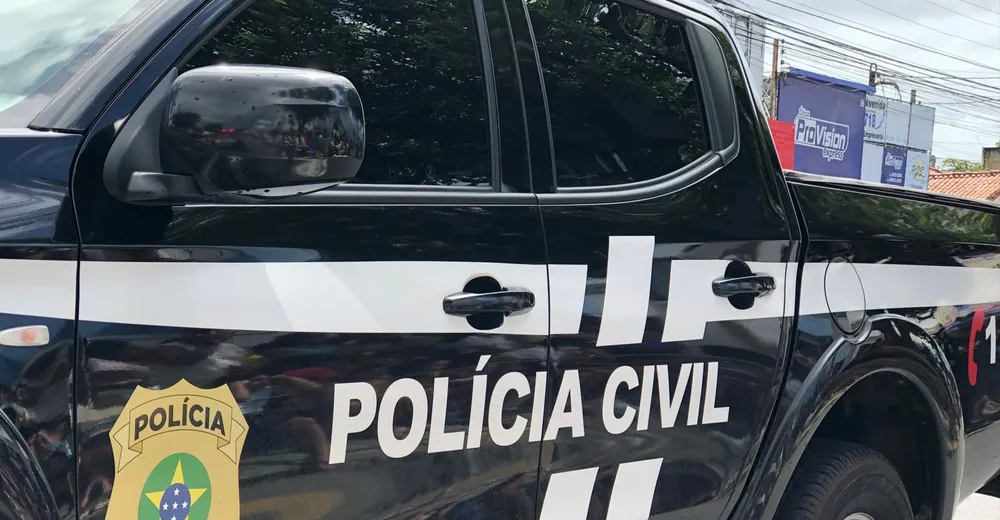 Mulher é indiciada por se passar por policial civil e realizar furtos em Aracaju Mulher é indiciada por se passar por policial civil e realizar furtos em Aracaju