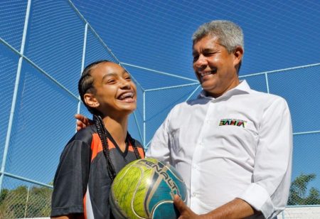 Escolas estaduais abertas nas férias: espaços permanentes de cidadania, por Jerônimo Rodrigues* Escolas estaduais abertas nas férias: espaços permanentes de cidadania, por Jerônimo Rodrigues*