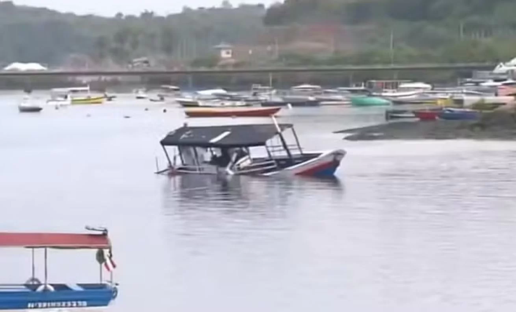 Embarcação naufraga e deixa ao menos 5 mortos na Baía de Todos-os-Santos; Marinha procura desaparecidos