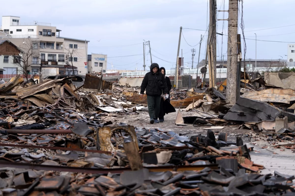 Novo terremoto atinge o Japão nesta terça-feira (9/1) Novo terremoto atinge o Japão nesta terça-feira (9/1)