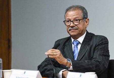 Desembargador põe em dúvida planos de ataque a Moraes e quer ministro fora de ações Desembargador põe em dúvida planos de ataque a Moraes e quer ministro fora de ações