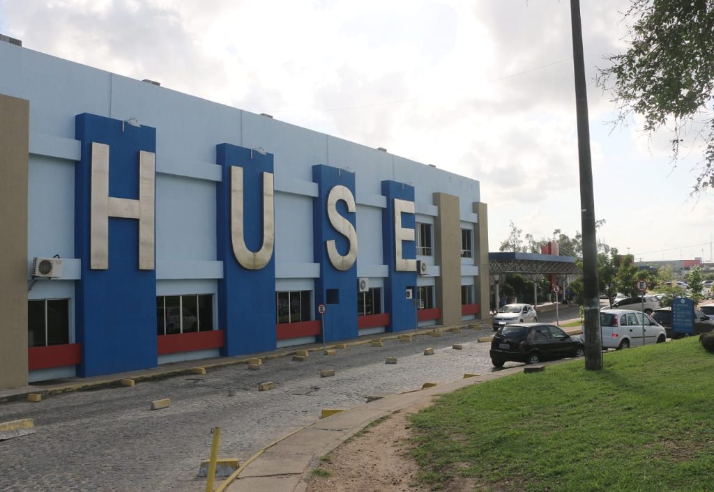 Huse confirma morte de mulher esfaqueada pelo ex-companheiro em Boquim; irmão do agressor também morreu Huse confirma morte de mulher esfaqueada pelo ex-companheiro em Boquim; irmão do agressor também morreu