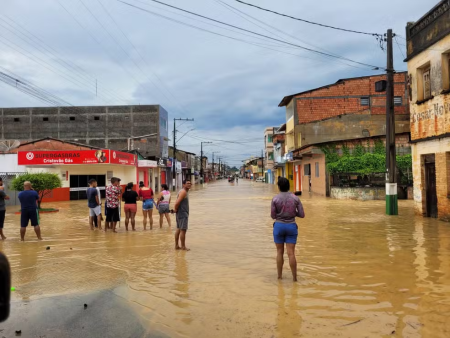 Extensas chuvas na Bahia deixa mais de 3,5 mil indivíduos desalojados; ocorrência trágica resulta em seis óbitos