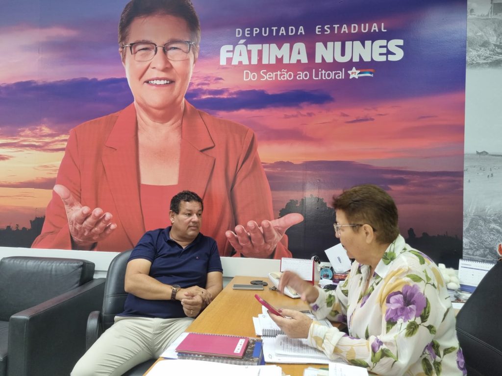 Lideranças políticas visitam o gabinete da Deputada Fátima Nunes Lideranças políticas visitam o gabinete da Deputada Fátima Nunes