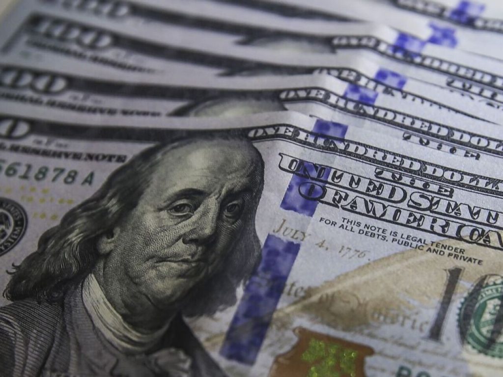 Após dados do mercado de trabalho dos EUA, dólar se aproxima de R$ 5