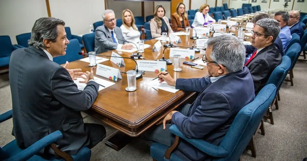Pressão no Congresso: Governo Lula enfrenta resistência para manter MP da Reoneração e Perse, enquanto líderes parlamentares pedem devolução da medida provisória