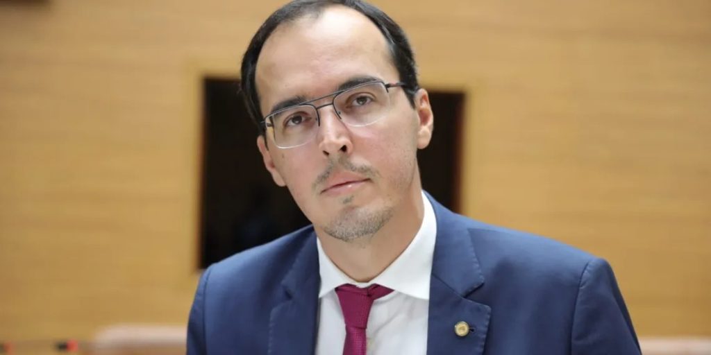 Deputado Georgeo Passos alerta para crise nos pagamentos de precatórios no Estado de Sergipe e aponta desafios crescentes Deputado Georgeo Passos alerta para crise nos pagamentos de precatórios no Estado de Sergipe e aponta desafios crescentes