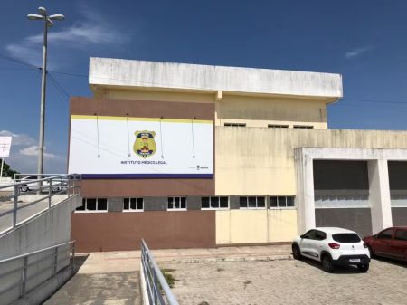 Mulher de 30 Anos morre após convulsões em pousada de Aracaju: mistério envolvendo bebidas e drogas