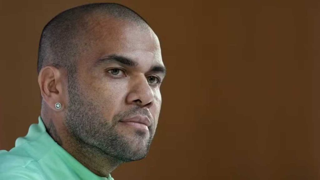Boato de morte de Daniel Alves agita redes sociais e é desmentido Boato de morte de Daniel Alves agita redes sociais e é desmentido