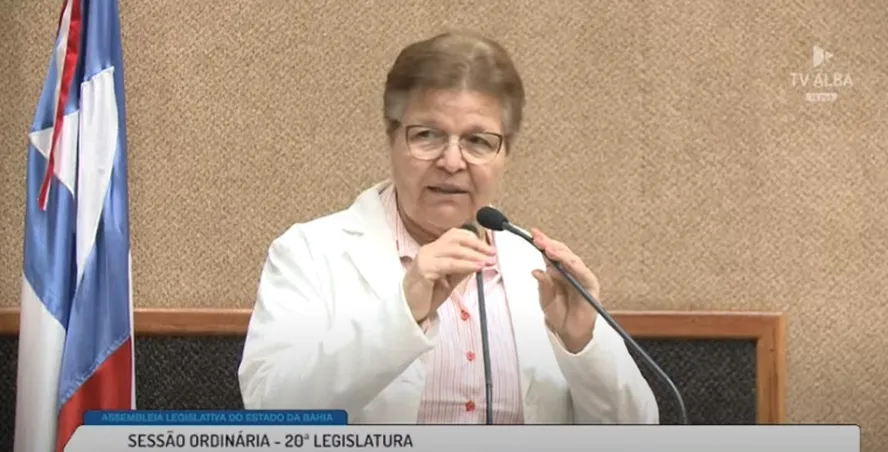 A líder do PT na Alba, deputada estadual Fátima Nunes, fala sobre a assinatura dos contratos do Programa (PAA Leite). A líder do PT na Alba, deputada estadual Fátima Nunes, fala sobre a assinatura dos contratos do Programa (PAA Leite).