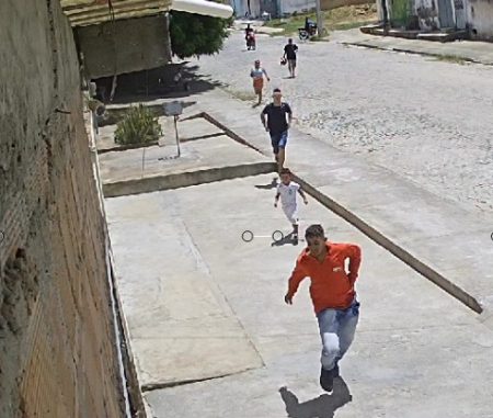 Jovem de 19 anos se entrega à polícia após crime em plena luz do dia em Ribeira do Pombal-BA Jovem de 19 anos se entrega à polícia após crime em plena luz do dia em Ribeira do Pombal-BA