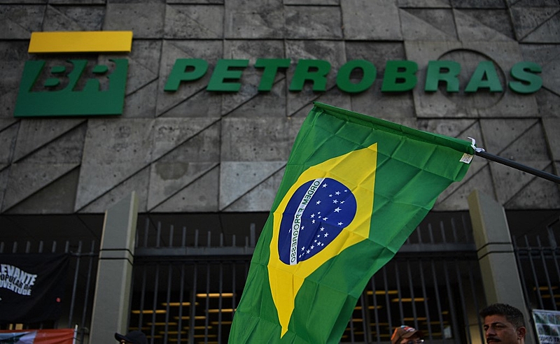 Estudo aponta que Brasil perderá R$ 3,7 trilhões até 2055 sem explorar novos campos de petróleo, diz EPE Estudo aponta que Brasil perderá R$ 3,7 trilhões até 2055 sem explorar novos campos de petróleo, diz EPE