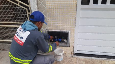 Deso tenta combater desperdício e promover eficiência no serviço com substituição de hidrômetros em Sergipe Deso tenta combater desperdício e promover eficiência no serviço com substituição de hidrômetros em Sergipe