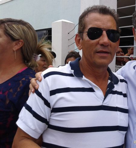 Escândalo em Coronel João Sá: ex-prefeito Romualdo pagou mais de 1 milhão de reais por mesas e cadeiras nunca recebidas