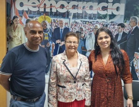Deputada Fátima Nunes recebe artistas baianos no seu gabinete