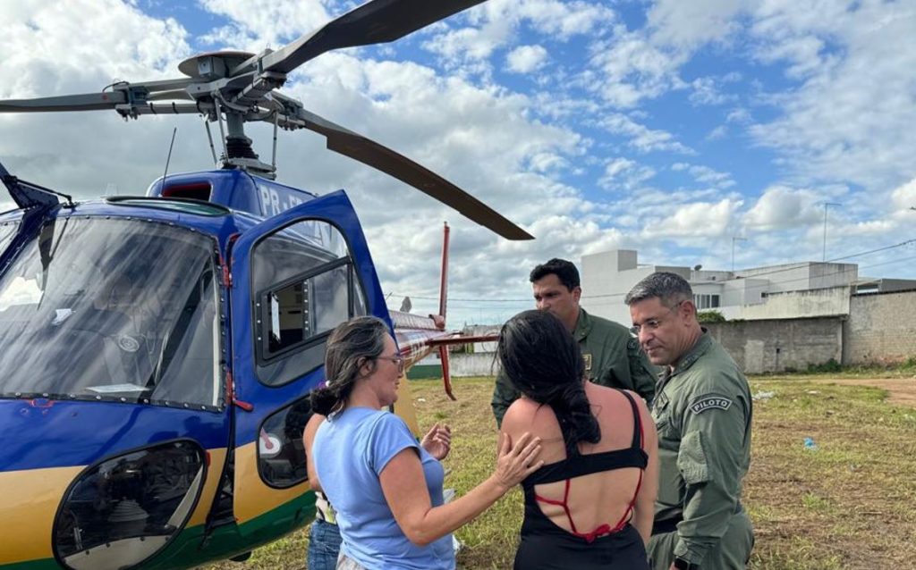 Grupamento Tático Aéreo salva jovem de 23 anos em área de difícil acesso em Campo do Brito; saiba mais Grupamento Tático Aéreo salva jovem de 23 anos em área de difícil acesso em Campo do Brito; saiba mais