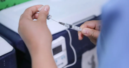 Salvador: Pais devem garantir a 2ª dose da vacina contra dengue para crianças e adolescentes, reforça SMS
