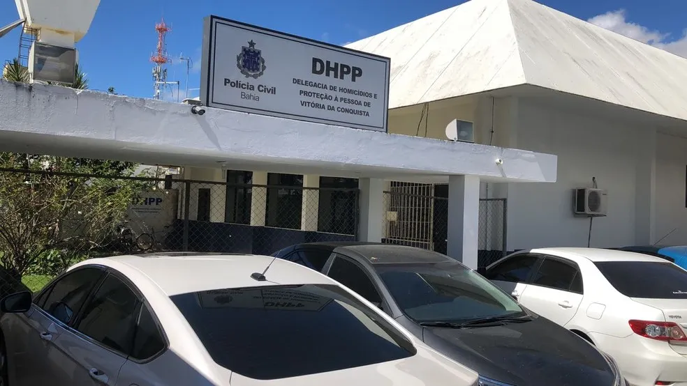 Jovem é morto a facadas em casa de shows na Bahia; suspeito de 16 anos tinha rixa com a vítima Jovem é morto a facadas em casa de shows na Bahia; suspeito de 16 anos tinha rixa com a vítima