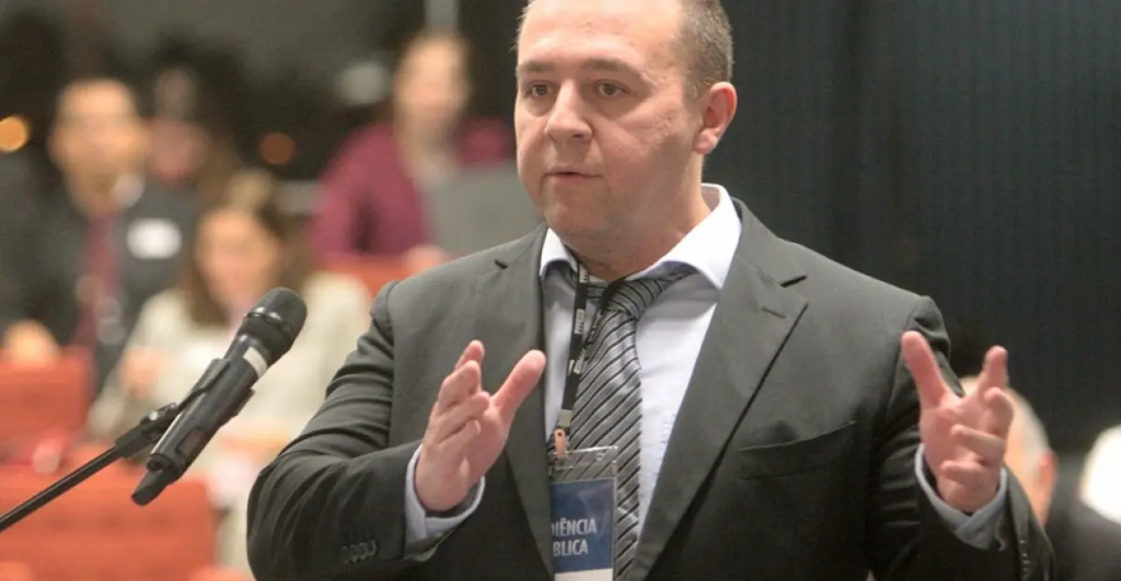 Raphael Câmara é reeleito conselheiro do CFM com foco em combate ao aborto e defesa do parto seguro Raphael Câmara é reeleito conselheiro do CFM com foco em combate ao aborto e defesa do parto seguro
