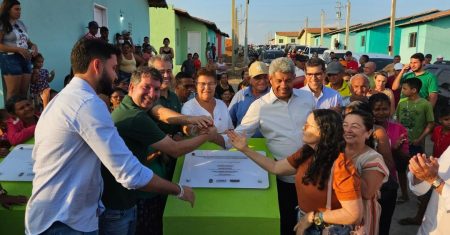 Deputada Fátima Nunes acompanha governador Jerônimo Rodrigues em Coronel João Sá e celebra entregas históricas para o município baiano