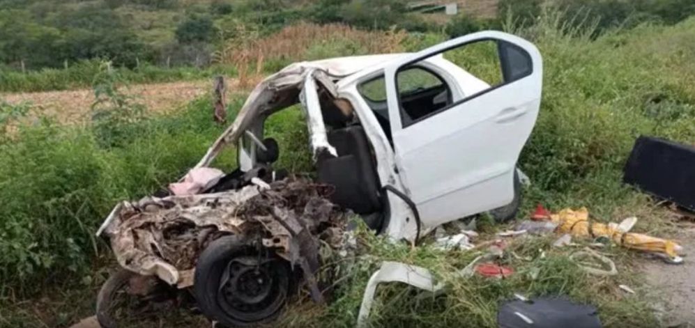 Acidente na BR 235 causa a morte de cinco jeremoabenses Acidente na BR 235 causa a morte de cinco jeremoabenses