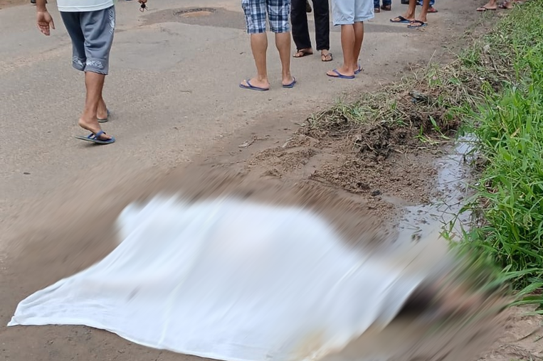 Casal morre após ser atingido por veículo em Moita Bonita; condutor é detido Casal morre após ser atingido por veículo em Moita Bonita; condutor é detido