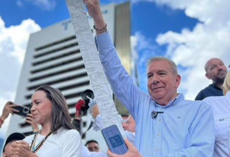 Edmundo González se proclama presidente eleito da Venezuela em carta aberta