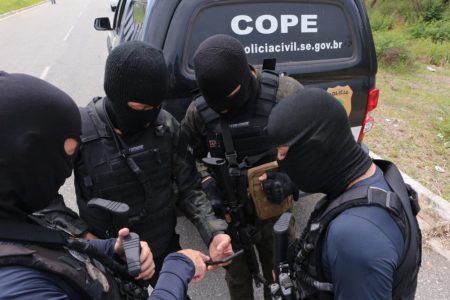Radialista “detetive virtual” é preso na Bahia por crimes em Capela, Sergipe contra a honra e perseguição