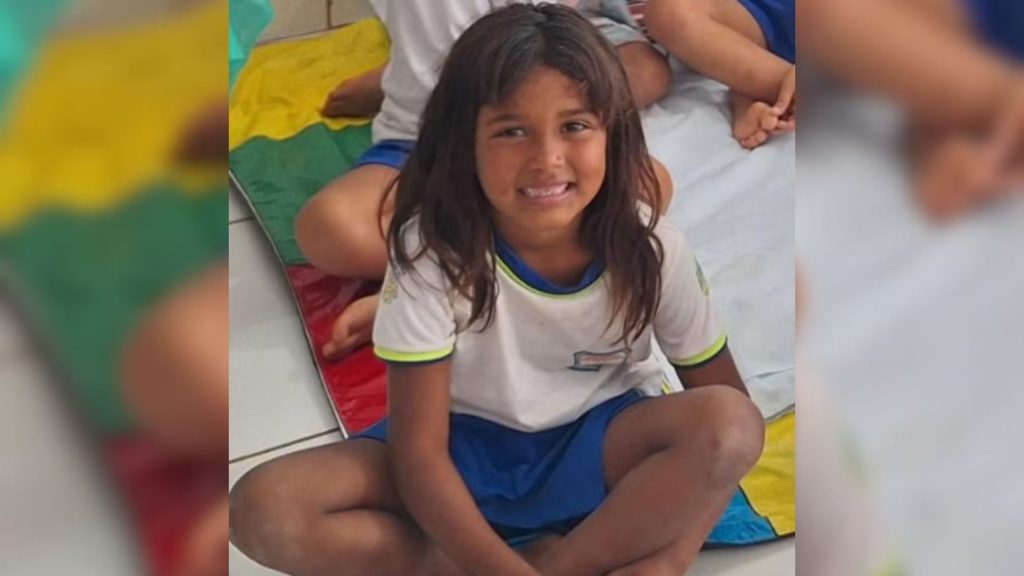 Menina de 5 anos morre eletrocutada em cerca energizada por ligação clandestina em Juazeiro Menina de 5 anos morre eletrocutada em cerca energizada por ligação clandestina em Juazeiro