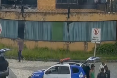 Videomonitoramento flagra furto em restaurante na Orla de Atalaia; três são presos