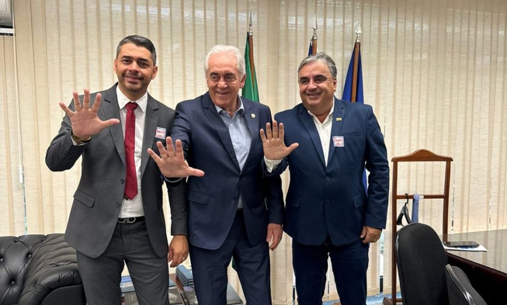 Prefeito eleito Tista de Deda, e o presidente da câmara Kaká de Sonso,  cumprem agenda em Brasília.