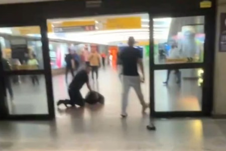 Ataque a tiros no aeroporto de Guarulhos deixa um morto; governador associa ação ao crime organizado Ataque a tiros no aeroporto de Guarulhos deixa um morto; governador associa ação ao crime organizado