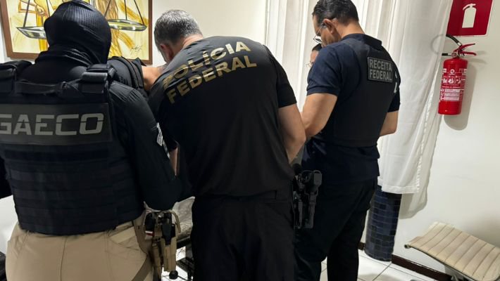 Operação El Patrón: advogado e dois suspeitos são presos em operação contra milícia liderada por deputado na Bahia Operação El Patrón: advogado e dois suspeitos são presos em operação contra milícia liderada por deputado na Bahia