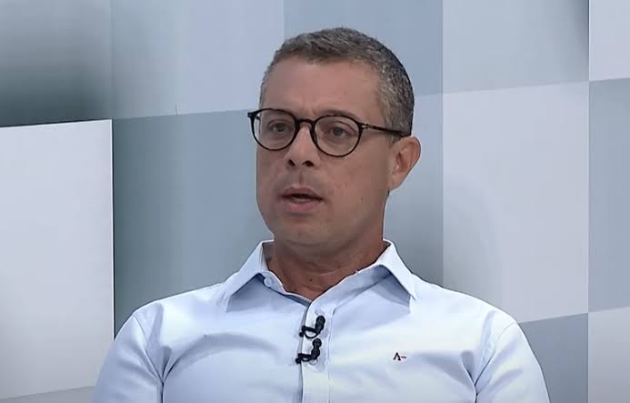 Notícias de que governador Fábio Mitidieri teria apresentado atestado médico para assistir à final da Libertadores em Buenos Ayres são falsas Notícias de que governador Fábio Mitidieri teria apresentado atestado médico para assistir à final da Libertadores em Buenos Ayres são falsas