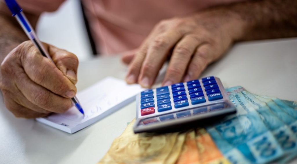 Governo inicia o repasse de recursos da concessão da Deso para os municípios; são mais de R$ 1,1 bilhão