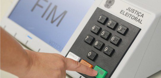 Justiça apura irregularidades nas eleições envolvendo transferência de títulos; entenda Justiça apura irregularidades nas eleições envolvendo transferência de títulos; entenda