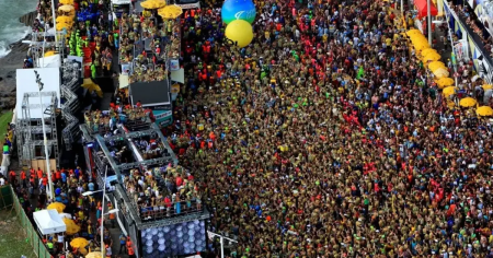 Corpo de Bombeiros e MP-BA intensificam controle sobre superlotação nos trios elétricos no Carnaval 2025