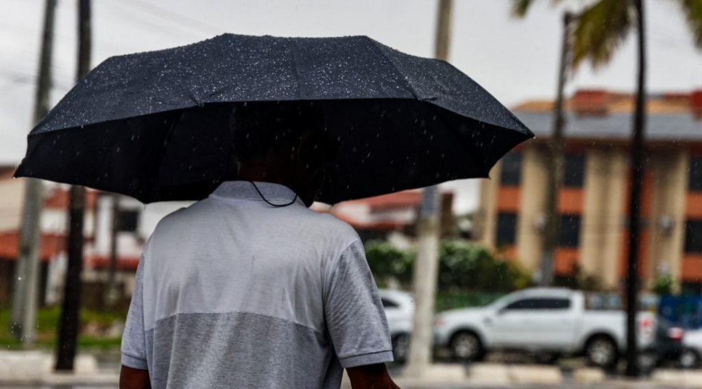 Sergipe renova alerta de chuvas intensas no Agreste e Sertão até quinta-feira