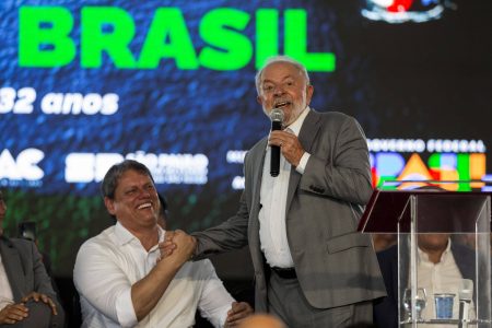 Datafolha: Lula chegaria a 48%, contra 39% de Tarcísio em cenário de segundo turno de 2026