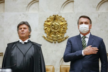 Ex-presidente Jair Bolsonaro espera voto de Fux pela inocência de cabeleireira Débora Rodrigues
