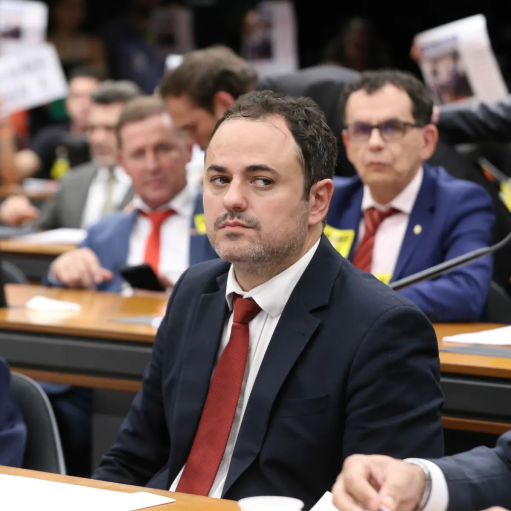Acordo para encerrar greve de fome de Glauber envolveu telefonema de Gleisi para Motta