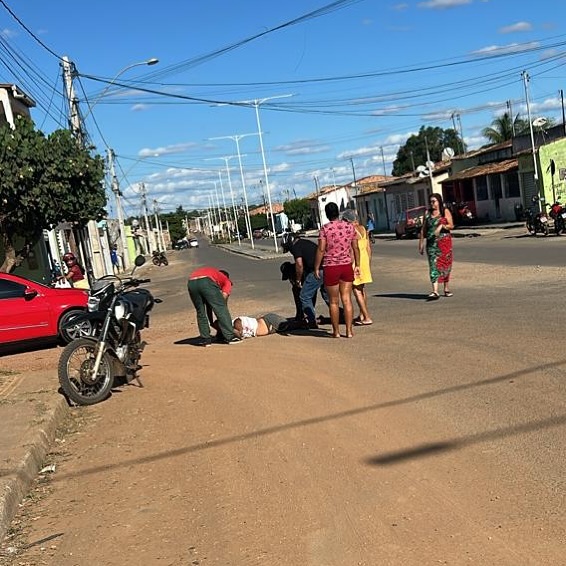 Violência contra a mulher: homem agride companheira em via pública em Jeremoabo Violência contra a mulher: homem agride companheira em via pública em Jeremoabo