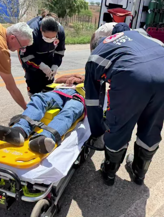 Ex-vereador sofre acidente de motocicleta e é transferido para outra unidade Ex-vereador sofre acidente de motocicleta e é transferido para outra unidade