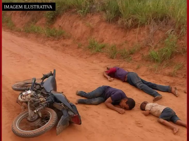 Colisão entre duas motos deixa quatro feridos, incluindo uma criança, em Jeremoabo Colisão entre duas motos deixa quatro feridos, incluindo uma criança, em Jeremoabo