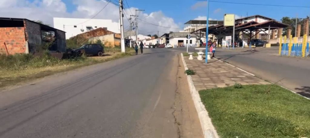 Acidente entre duas motocicletas deixa uma pessoa com fratura na perna em Jeremoabo