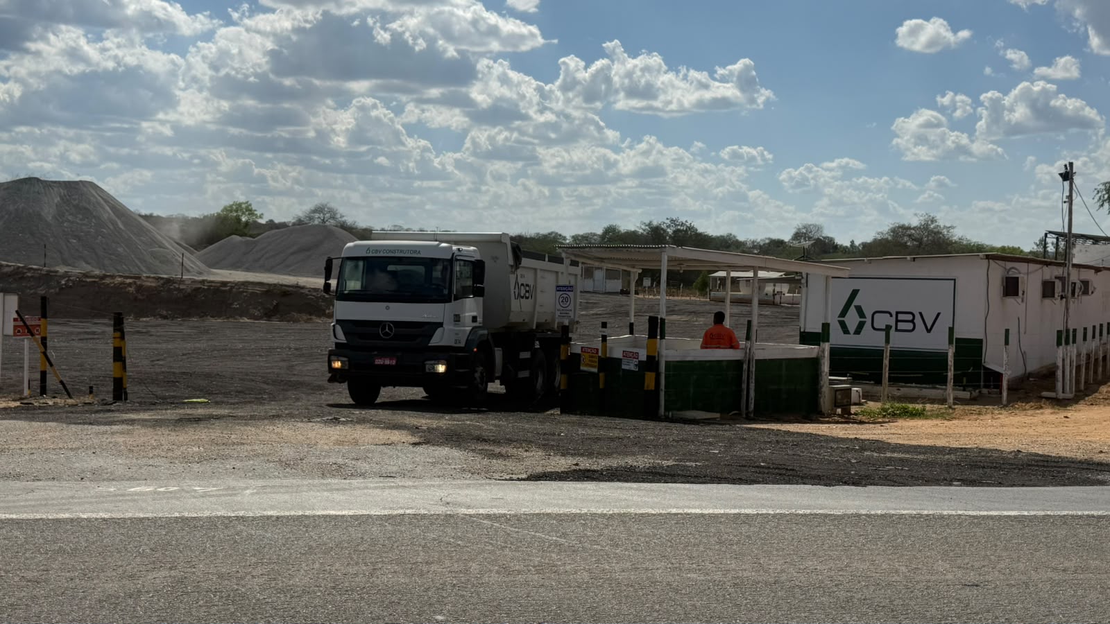 CBV Construtora monta canteiro de obras para serviços de recapeamento na BR-110 CBV Construtora monta canteiro de obras para serviços de recapeamento na BR-110